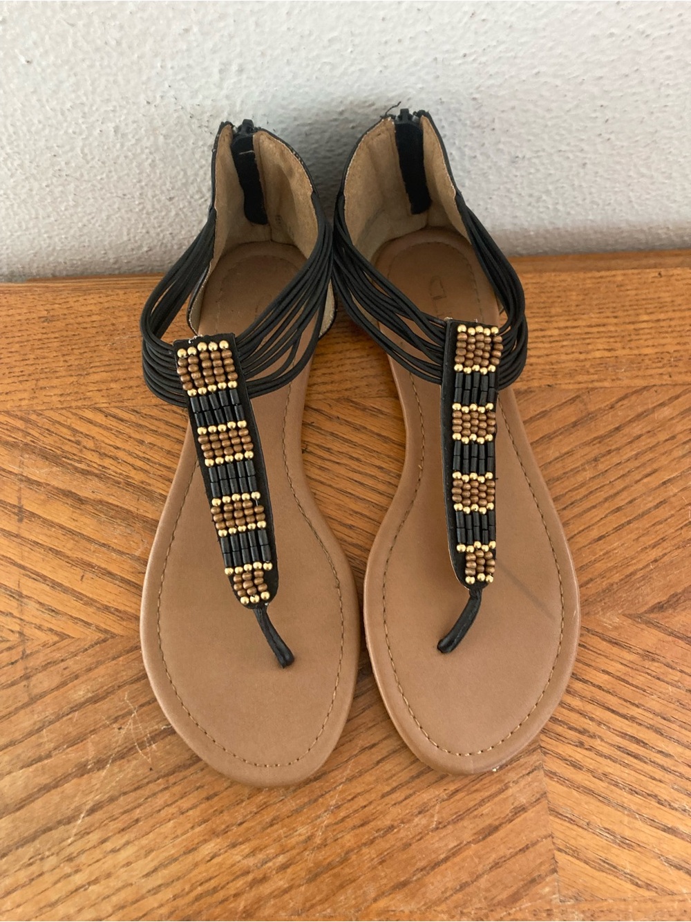 CL BY LAUNDRY Beaded Thong Sandals (8M)
